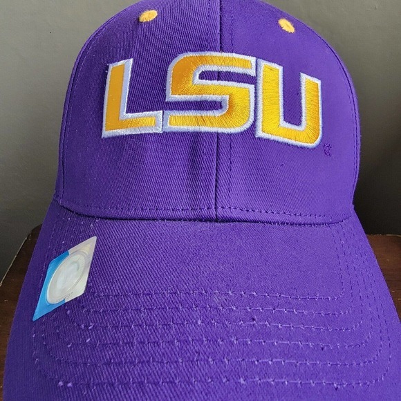 Captivating Headgear NCAA LSU Tigers Baseball Cap Hat Purple Strapback New - Picture 2 of 9
